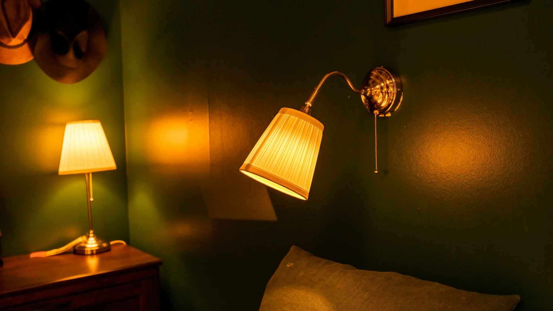 bedroom lamp