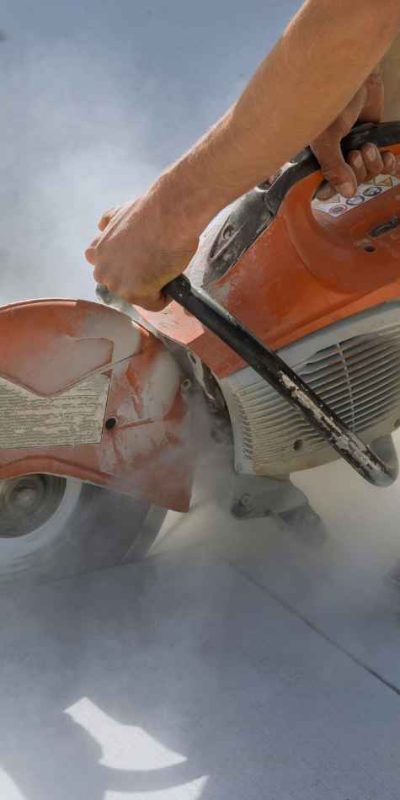 Sawing concrete in a diamond2